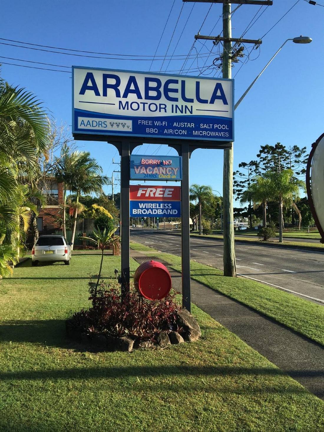 Arabella Motor Inn riverside setting in Tweed Heads South NSW